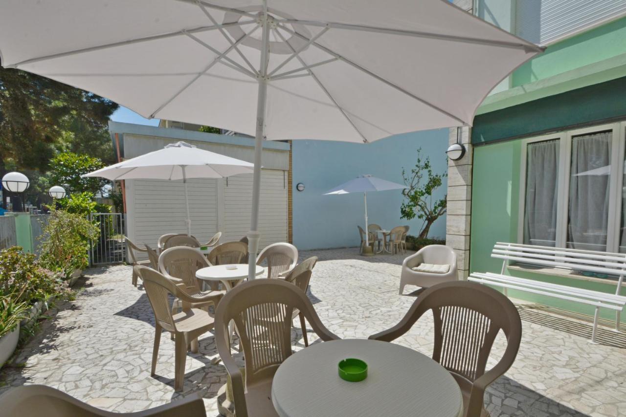 Hotel Maddalena Marina di Ravenna Eksteriør billede