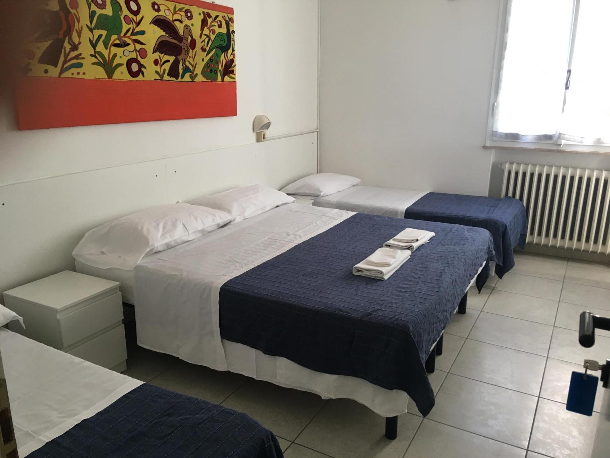 Hotel Maddalena Marina di Ravenna Værelse billede
