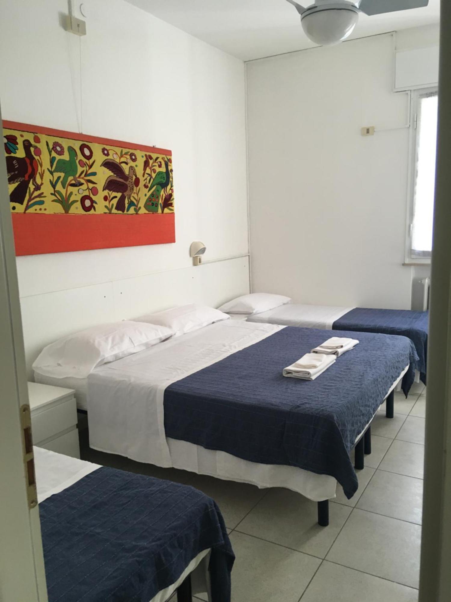 Hotel Maddalena Marina di Ravenna Værelse billede